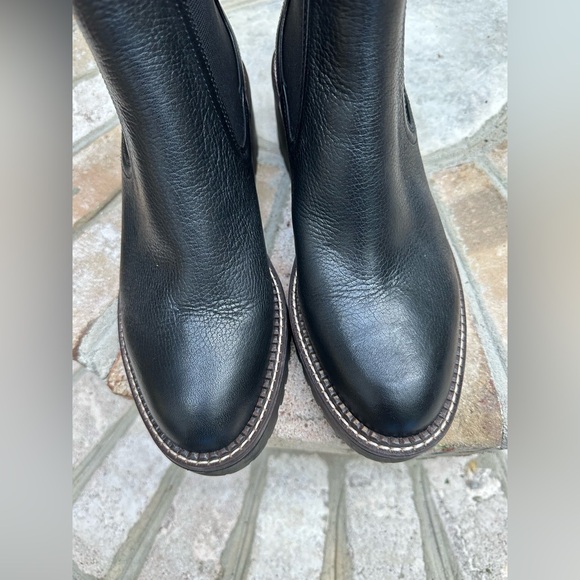 Miah Water-Resistant Chelsea Lug Boots - Women’s Size 9 - Black - Picture 10 of 13